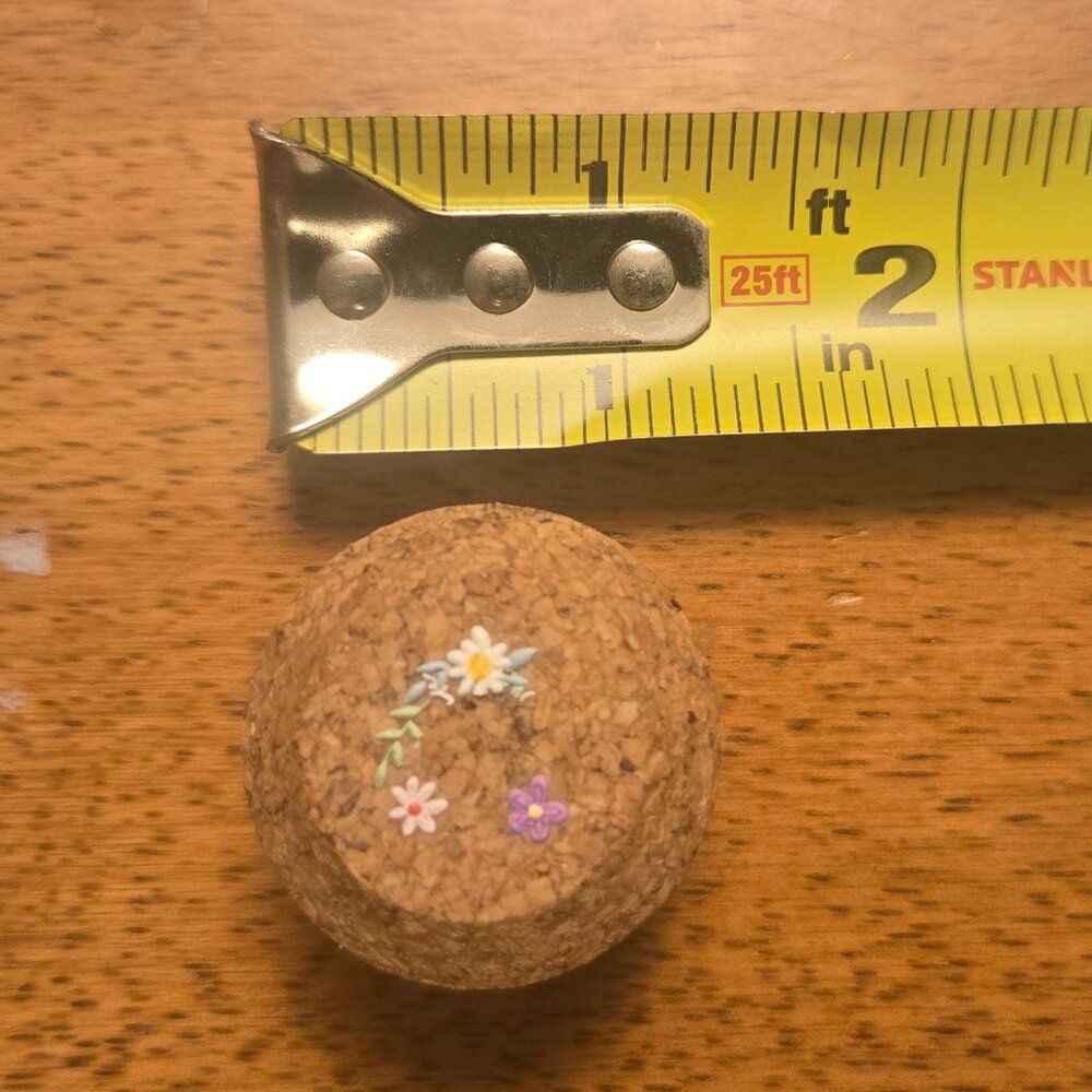 Brand New Hand Crafted Magnet Created from Champagne Cork Featuring Flowers - Picture 3 of 5